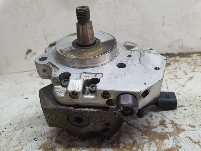 bontott BMW 7 Nagynyomású Szivattyú