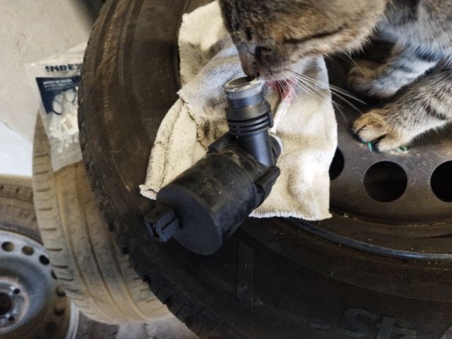 bontott BMW 7 Vízpumpa