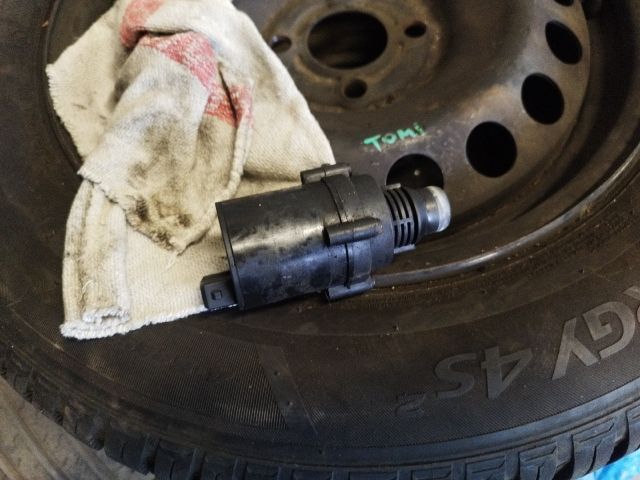 bontott BMW 7 Vízpumpa