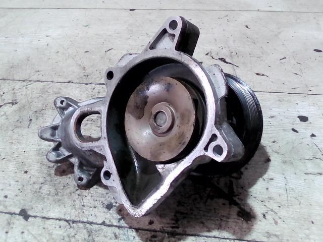 bontott BMW 7 Vízpumpa