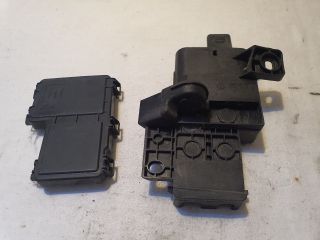 bontott BMW 7 Biztosítéktábla Motortér