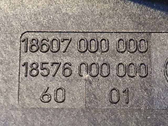 bontott BMW 7 Biztosítéktábla Motortér