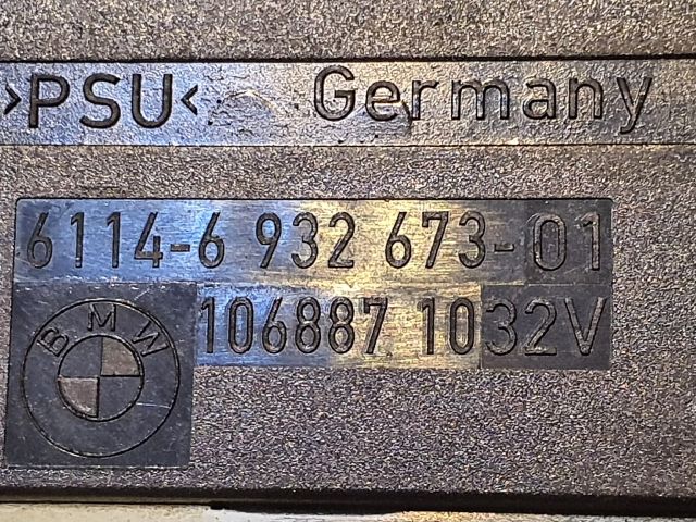 bontott BMW 7 Biztosítéktábla Motortér