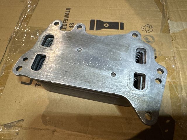 bontott BMW 7 Olajhűtő