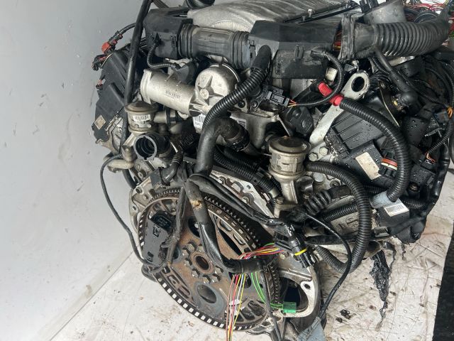 bontott BMW 7 Motor (Fűzött blokk hengerfejjel)