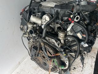 bontott BMW 7 Motor (Fűzött blokk hengerfejjel)