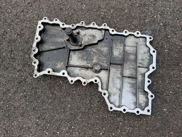 bontott BMW 7 Olajteknő