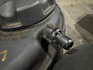 bontott BMW 7 Kiegyenlítő Tartály