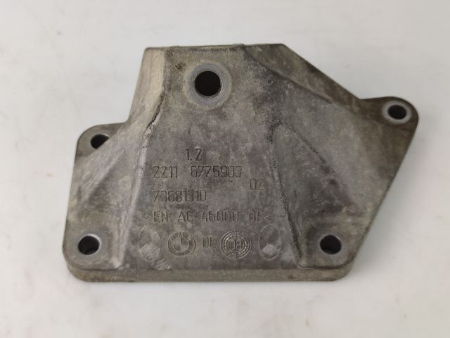 bontott BMW 7 Motor Tartó Bak Bal