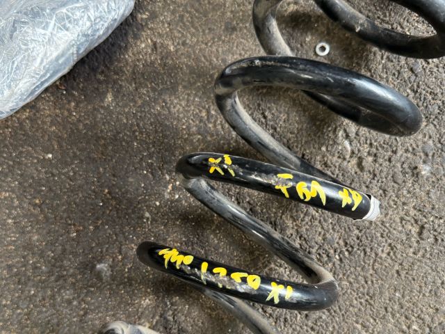 bontott BMW 7 Első Rugó