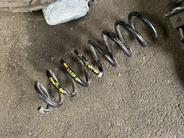 bontott BMW 7 Első Rugó