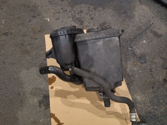 bontott BMW 7 Kiegyenlítő Tartály