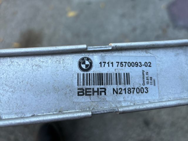 bontott BMW 7 Vízhűtő Radiátor (Klímás)