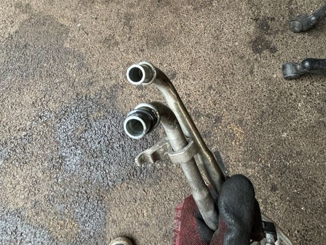 bontott BMW 7 Turbócső