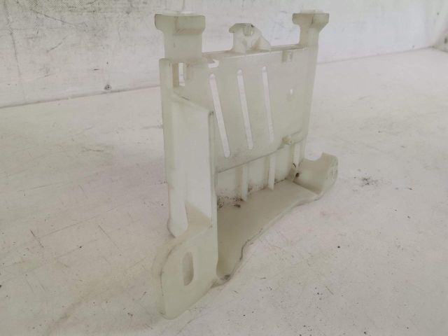 bontott BMW 7 Akkumulátor Tartó