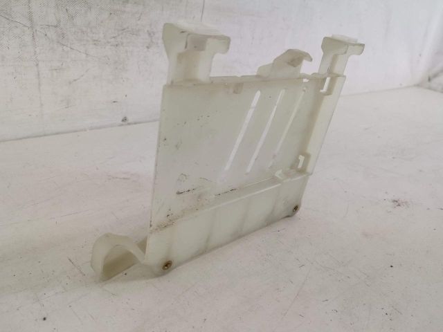 bontott BMW 7 Akkumulátor Tartó