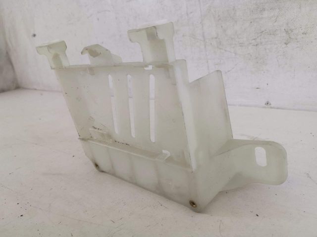 bontott BMW 7 Akkumulátor Tartó