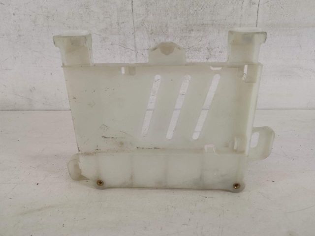 bontott BMW 7 Akkumulátor Tartó