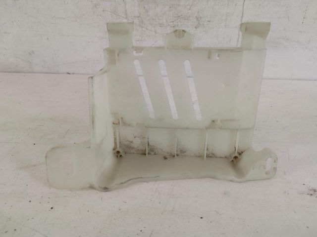 bontott BMW 7 Akkumulátor Tartó