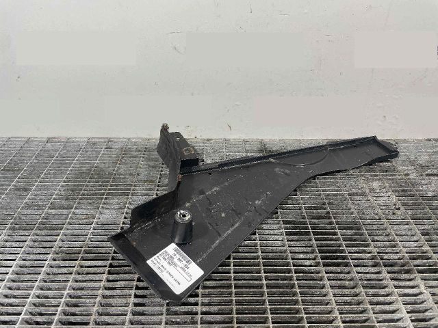 bontott BMW 7 Alsó Motorburkolat