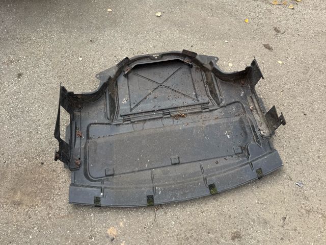 bontott BMW 7 Alsó Motorburkolat