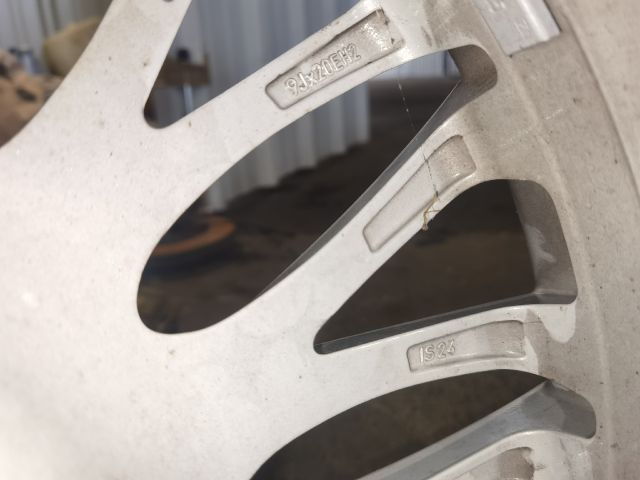 bontott BMW 7 Alufelni Gumival (1 db)