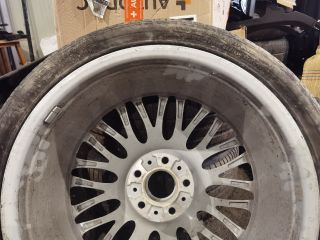 bontott BMW 7 Alufelni Gumival (1 db)