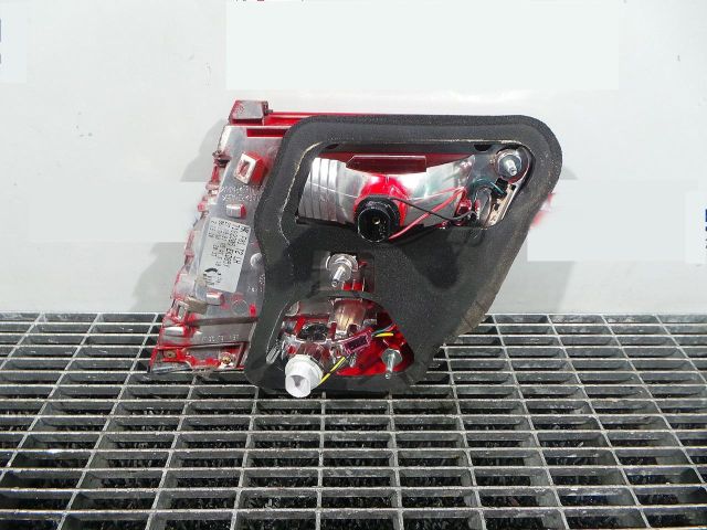 bontott BMW 7 Bal Belső Hátsó Lámpa