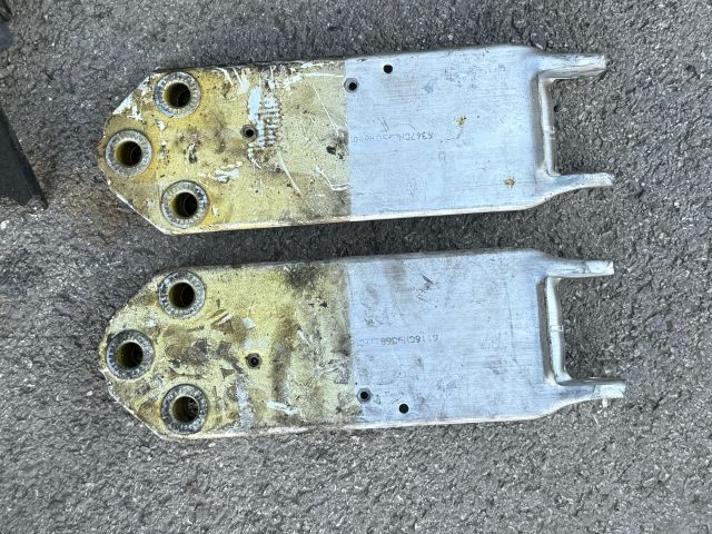 bontott BMW 7 Bal első Lökhárító Merevítő Tartó (Fém)