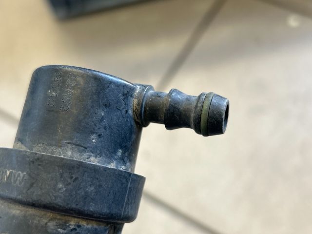 bontott BMW 7 Bal Fényszórómosó Fúvóka