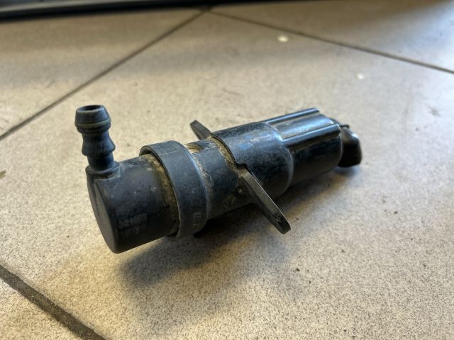 bontott BMW 7 Bal Fényszórómosó Fúvóka