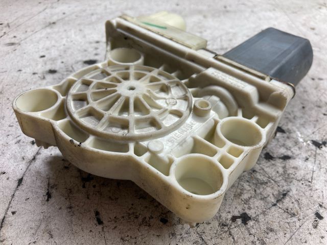 bontott BMW 7 Bal hátsó Ablakemelő Motor