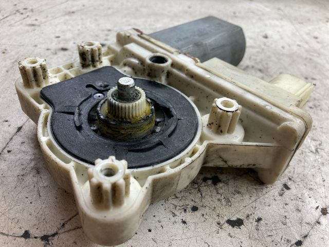 bontott BMW 7 Bal hátsó Ablakemelő Motor