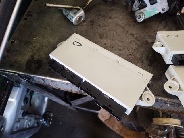 bontott BMW 7 Bal hátsó Ajtó Vezérlőegység