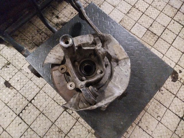 bontott BMW 7 Bal hátsó Tengelycsonk