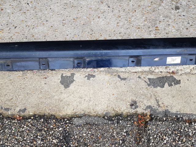 bontott BMW 7 Bal Küszöb