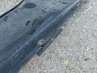 bontott BMW 7 Bal Sárvédő Csavar Burkolat