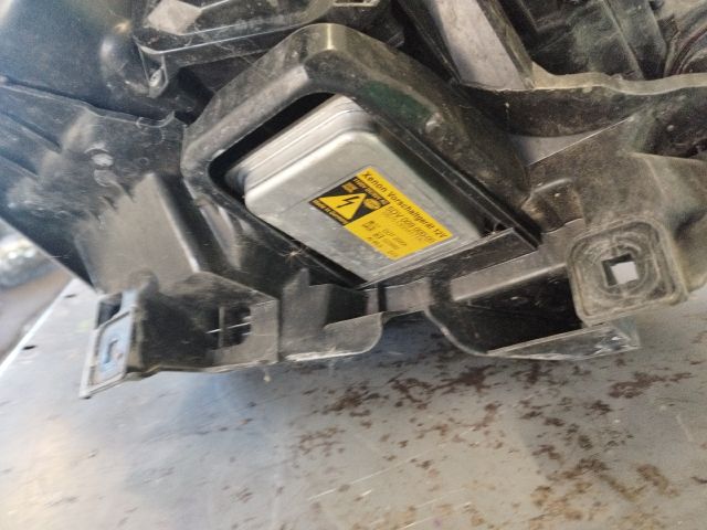 bontott BMW 7 Bal Xenon Fényszóró