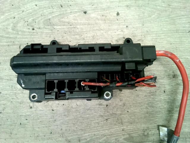 bontott BMW 7 Biztosítéktábla Csomagtér