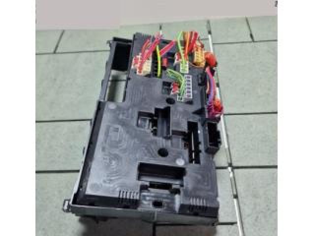 bontott BMW 7 Biztosítéktábla Utastér