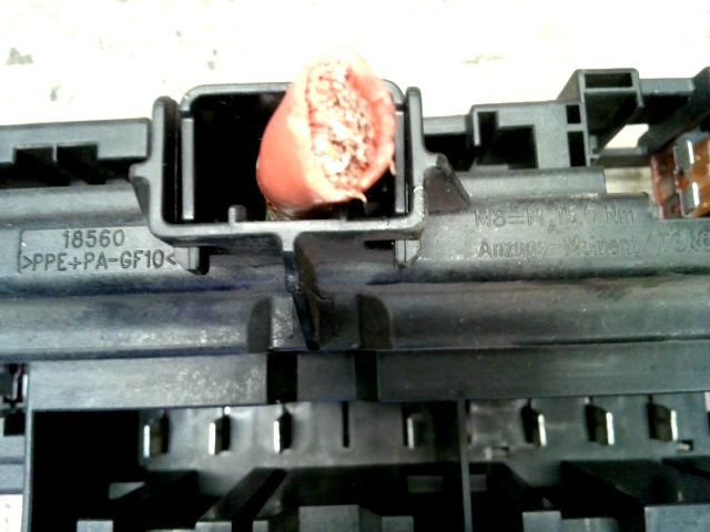 bontott BMW 7 Biztosítéktábla Utastér