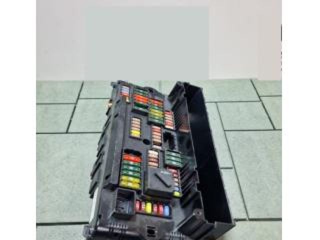 bontott BMW 7 Biztosítéktábla Utastér