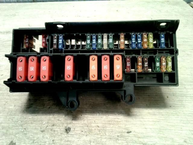 bontott BMW 7 Biztosítéktábla Utastér