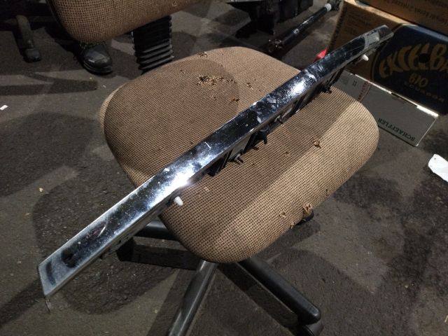 bontott BMW 7 Csomagtérajtó Díszléc