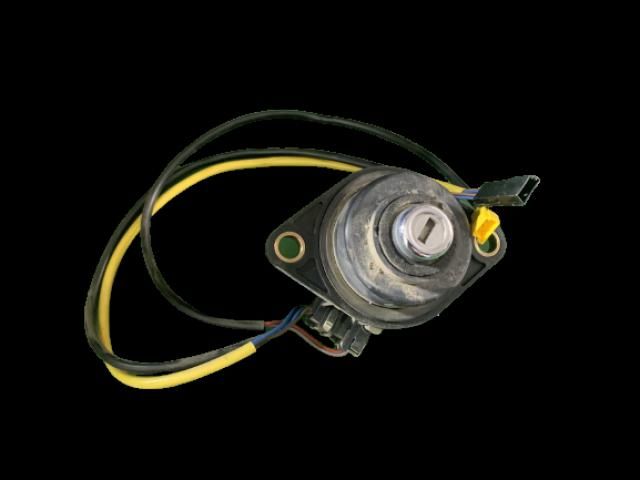 bontott BMW 7 Csomagtérajtó Zárbetét