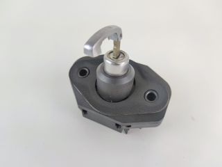 bontott BMW 7 Csomagtérajtó Zárszerkezet