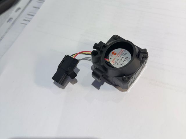 bontott BMW 7 Előtét Ellenállás Hűtőventilátor