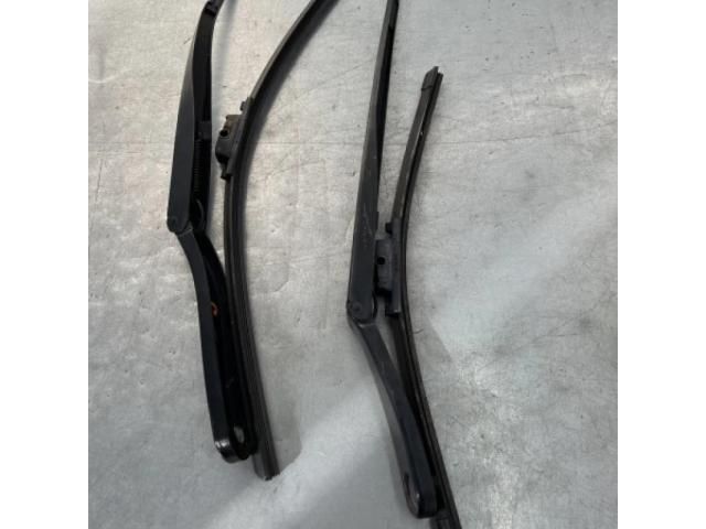 bontott BMW 7 Első Ablaktörlő Kar