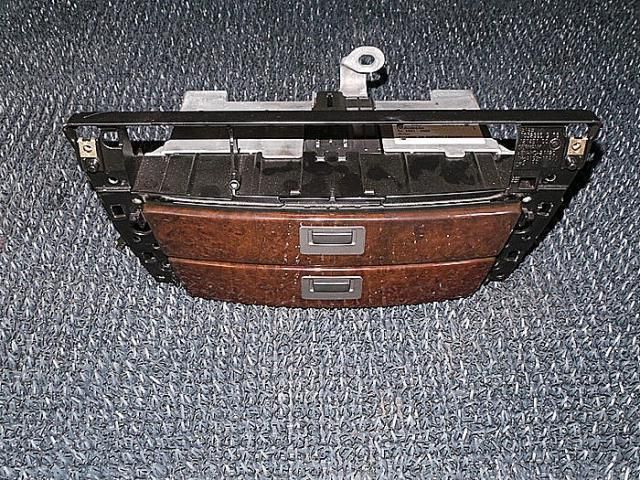 bontott BMW 7 Első Hamutartó