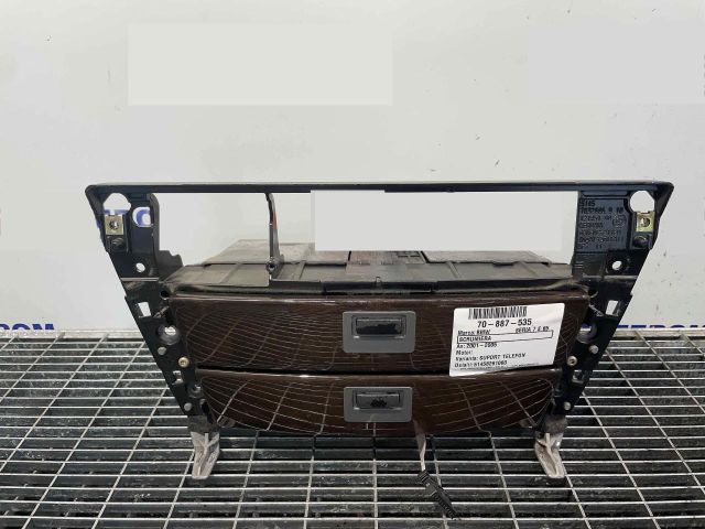 bontott BMW 7 Első Hamutartó